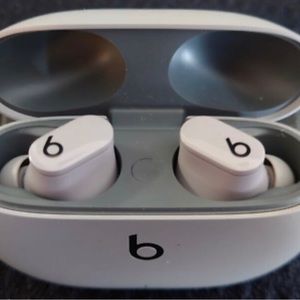 Beats Studio pods